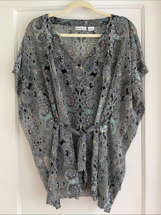 Liz Claiborne Tops - Sheer Overlay Flowy Paisley Caftan Style Top with Sash Belt and Liner Tank